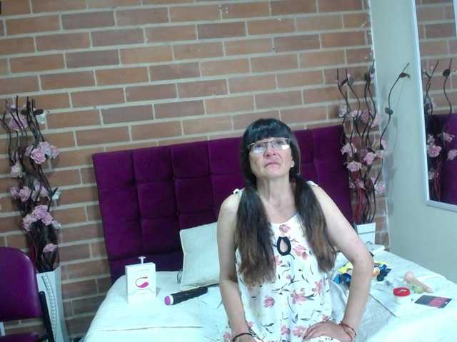 Kuvat amanda-mature I'm #mature a little hot, if you have fantasies about older women you can fulfill them with me #hairy #skinny #fingering