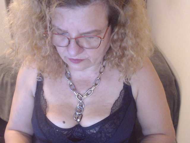 Kuvat maggiemilff68 #mistress #mommy #roleplay #squirt #cei #joi #sph - every flash 50 tok - masturbate and multisquirt 450- one tip