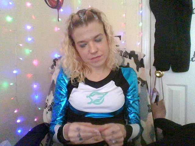 Kuvat AmericnBarbie guess my halloween cosutme and get a pize :)make me happy and ill make u excited :) :)get my snapchat and my OF!! #american #tattoos